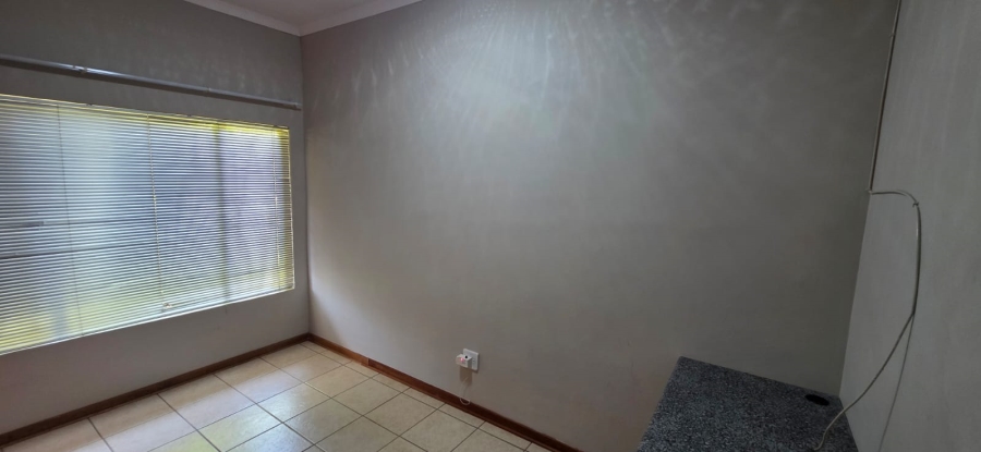 8 Bedroom Property for Sale in Meiringspark North West